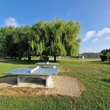 Moderne Au Bord D'un Horská chata Saint-Sauveur-lès-Bray