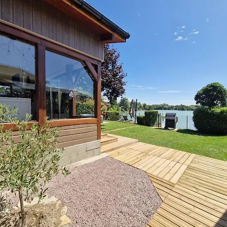 Moderne Au Bord D'un