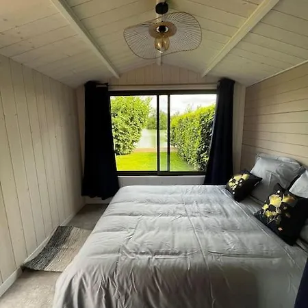 Moderne Au Bord D'un Chalet *