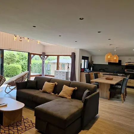 Moderne Au Bord D'un Saint-Sauveur-lès-Bray